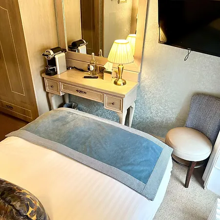 Avalon House Hotel 4*