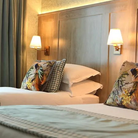 Avalon House Hotel
