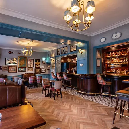 Hotell Avalon House 4*