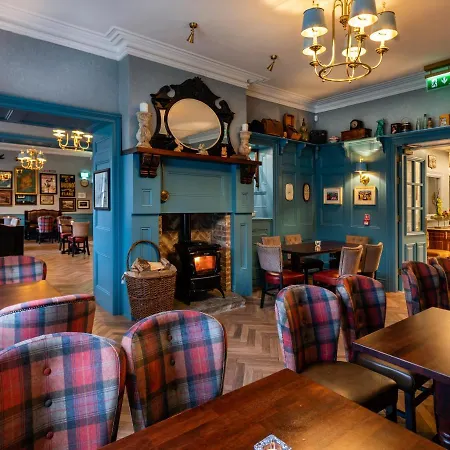 Avalon House Hotell 4*