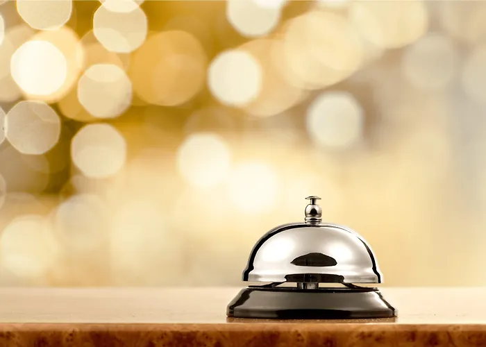 Avalon House Отель 4*